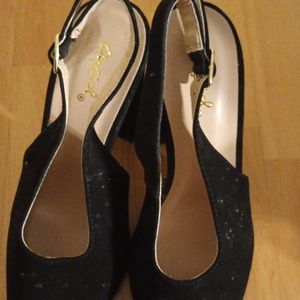 Qupid size 7 woman thick high heels shoes